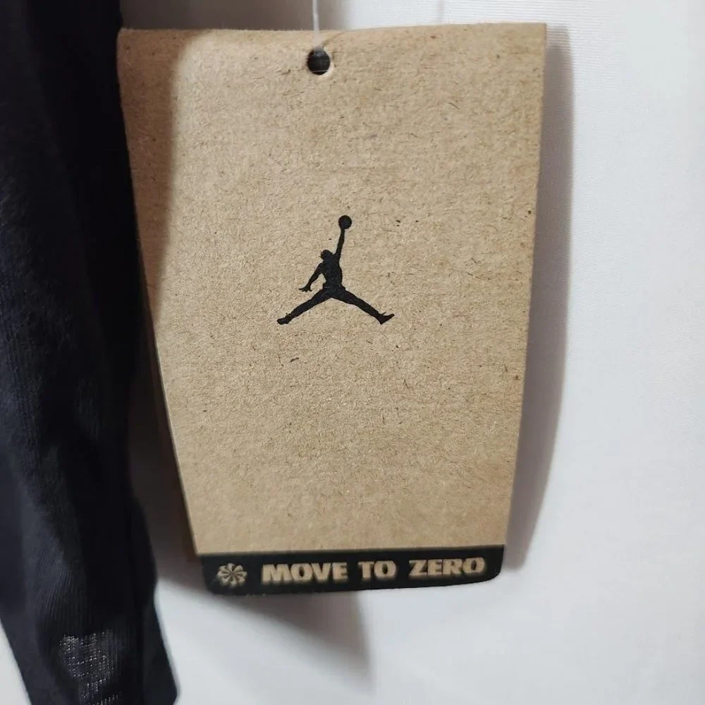 NWT Jordan Big Kids' T-Shirt in‎ Black Size Medium